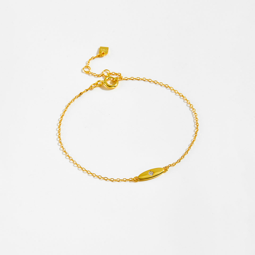 Lucent Bar Bracelet