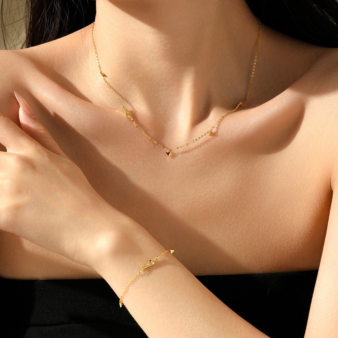 Arrow Drift Necklace