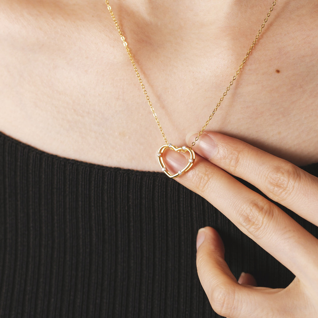 Heartbeat Glow Necklace