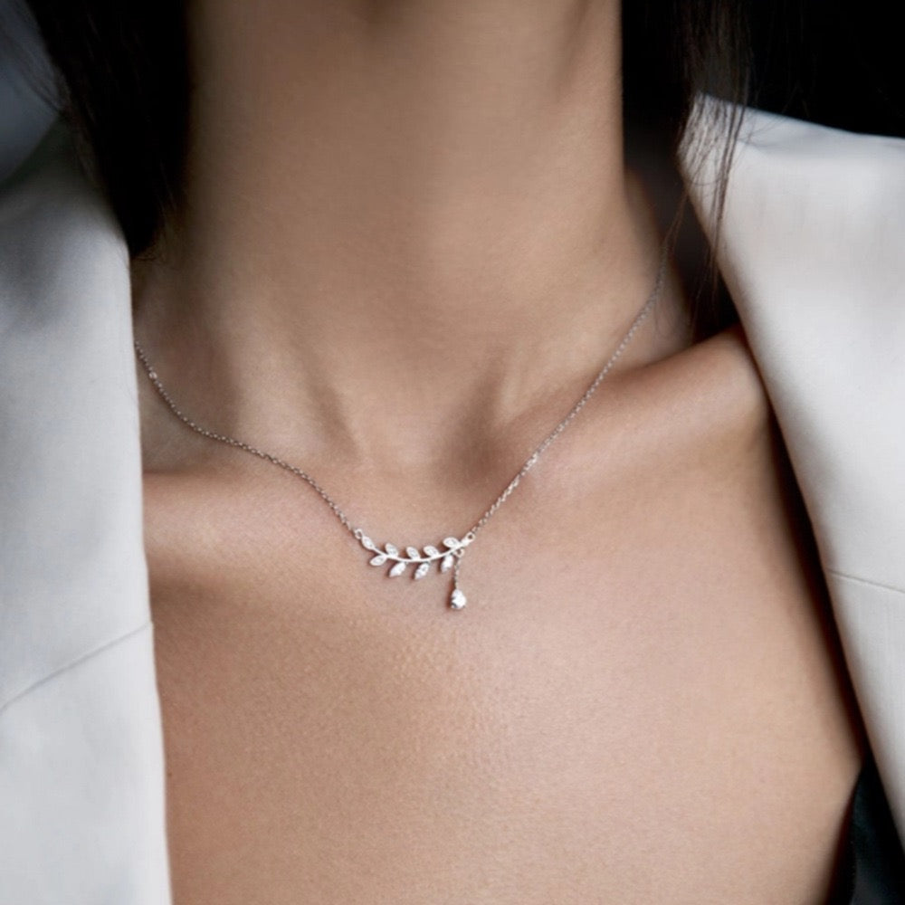 Olive Bloom Necklace