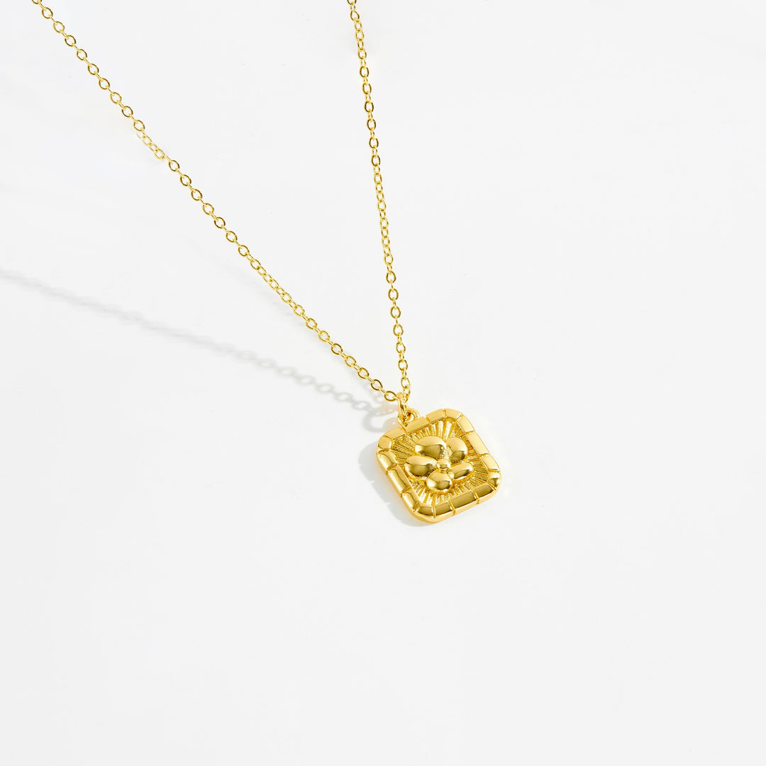 Pillow Bloom Necklace