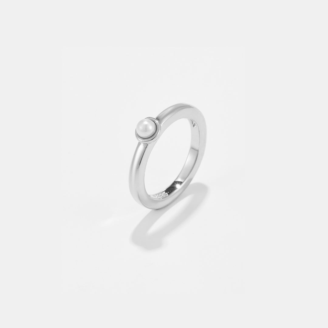 Luna Dot Ring